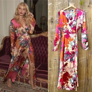 Burgundy Floral Print Long-sleeve Satin Wrap Maxi Dress 🌿